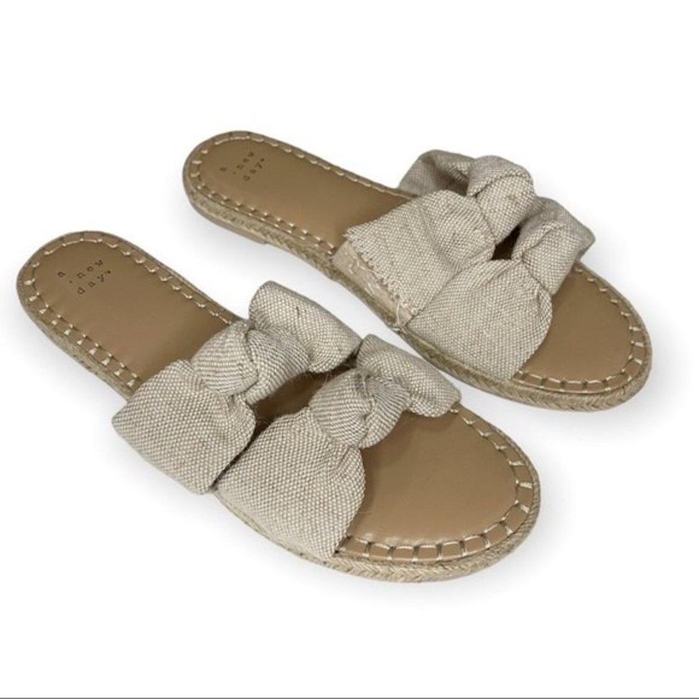 ⭐️3/$25 A new Day Knotted Slides Sladals Size 9.5